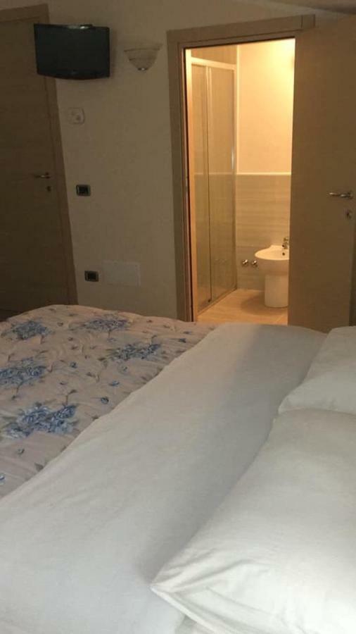 Le Gatte Bed and Breakfast Έμπολι Εξωτερικό φωτογραφία